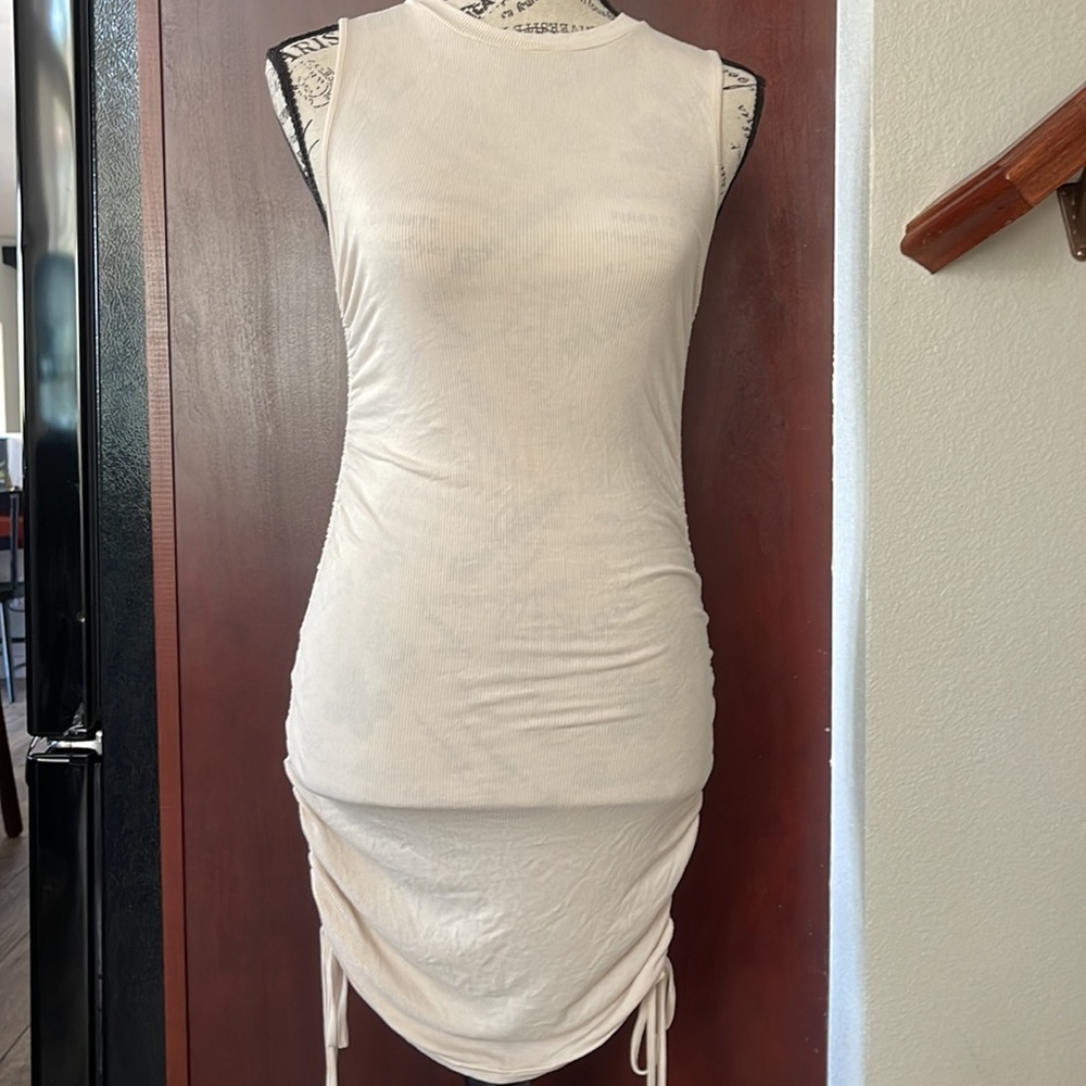 Dress with drawstring sides